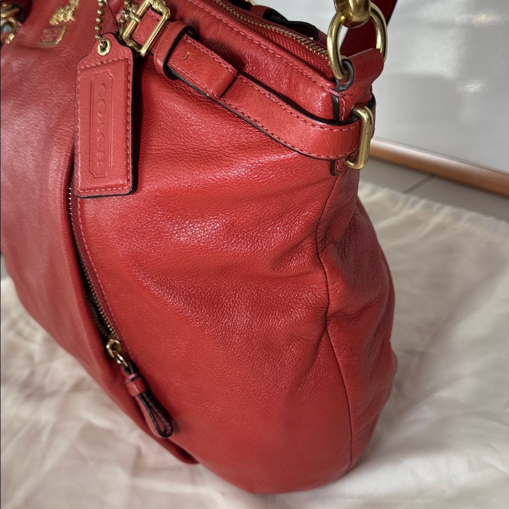 Coach Madison Leather Lindsey Satchel *Authentic* - Picture 8 of 16